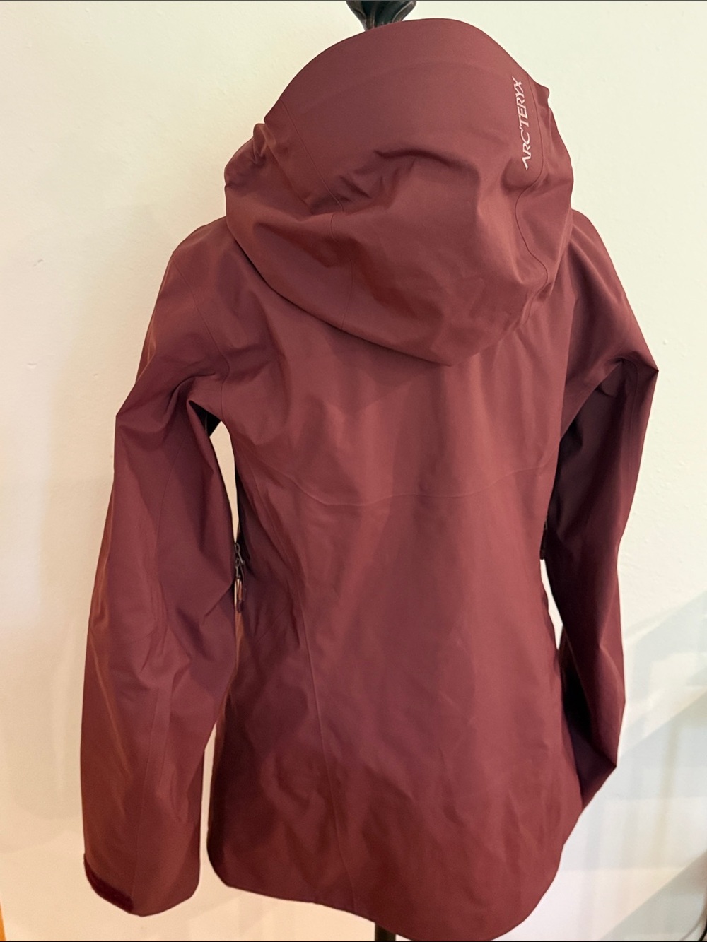 Arc'teryx sz XS Sentinel AR Burgundy Hooded Jacket like new condition - Picture 6 of 16